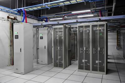 虹橋之上，數(shù)據(jù)飛馳 國(guó)際互聯(lián)網(wǎng)數(shù)據(jù)專用通道開通，首批企業(yè)率先駛?cè)刖W(wǎng)絡(luò)“高速直達(dá)列車”